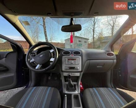 Синий Форд Фокус, объемом двигателя 1.6 л и пробегом 273 тыс. км за 5250 $, фото 7 на Automoto.ua