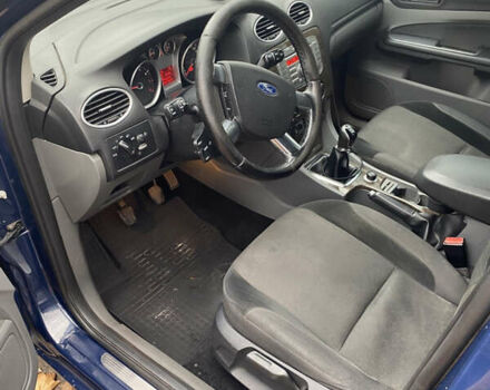 Синий Форд Фокус, объемом двигателя 2 л и пробегом 265 тыс. км за 6000 $, фото 3 на Automoto.ua