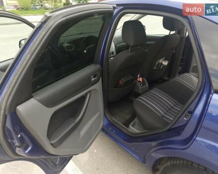 Синій Форд Фокус, об'ємом двигуна 1.6 л та пробігом 307 тис. км за 4700 $, фото 40 на Automoto.ua