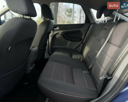 Синий Форд Фокус, объемом двигателя 1.8 л и пробегом 228 тыс. км за 6000 $, фото 37 на Automoto.ua