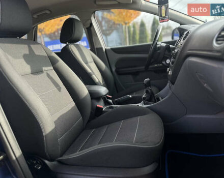 Синий Форд Фокус, объемом двигателя 1.8 л и пробегом 228 тыс. км за 6000 $, фото 46 на Automoto.ua