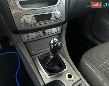 Синий Форд Фокус, объемом двигателя 1.8 л и пробегом 228 тыс. км за 6000 $, фото 32 на Automoto.ua