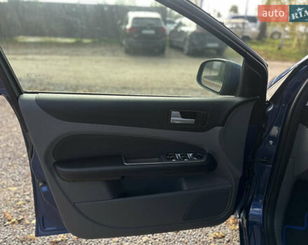 Синий Форд Фокус, объемом двигателя 1.8 л и пробегом 228 тыс. км за 6000 $, фото 22 на Automoto.ua