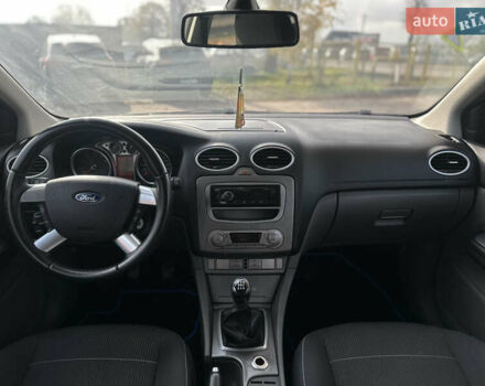 Синий Форд Фокус, объемом двигателя 1.8 л и пробегом 228 тыс. км за 6000 $, фото 52 на Automoto.ua