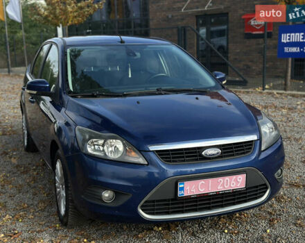 Синий Форд Фокус, объемом двигателя 1.8 л и пробегом 228 тыс. км за 6000 $, фото 1 на Automoto.ua