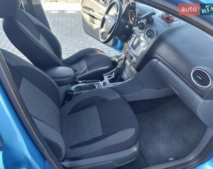 Синий Форд Фокус, объемом двигателя 1.8 л и пробегом 283 тыс. км за 6200 $, фото 4 на Automoto.ua