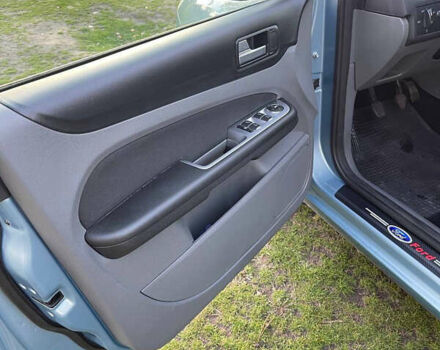 Синий Форд Фокус, объемом двигателя 1.6 л и пробегом 125 тыс. км за 5500 $, фото 17 на Automoto.ua