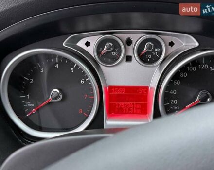 Синій Форд Фокус, об'ємом двигуна 1.6 л та пробігом 175 тис. км за 6200 $, фото 17 на Automoto.ua