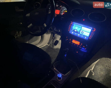 Синий Форд Фокус, объемом двигателя 1.6 л и пробегом 300 тыс. км за 5800 $, фото 67 на Automoto.ua