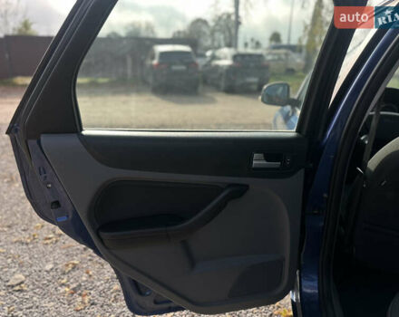 Синий Форд Фокус, объемом двигателя 1.8 л и пробегом 228 тыс. км за 6000 $, фото 35 на Automoto.ua