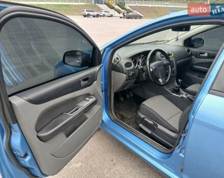 Синий Форд Фокус, объемом двигателя 1.6 л и пробегом 225 тыс. км за 5200 $, фото 1 на Automoto.ua