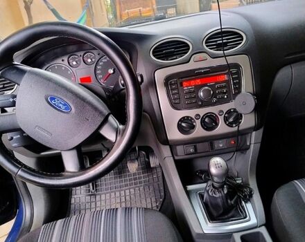 Форд Фокус 2010 в Мукачеве на Automoto.ua Синий Форд Фокус, объемом двигателя 1.4 л и пробегом 190 тыс. км за 5500 $, фото 4 на Automoto.ua