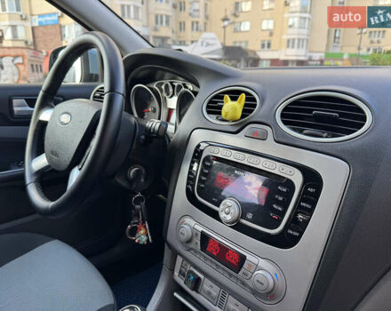 Синий Форд Фокус, объемом двигателя 1.6 л и пробегом 294 тыс. км за 5350 $, фото 17 на Automoto.ua
