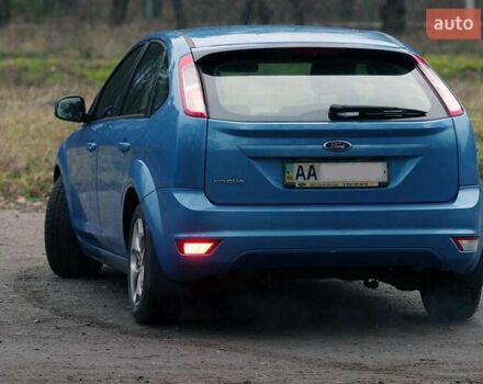 Синій Форд Фокус, об'ємом двигуна 2 л та пробігом 108 тис. км за 8500 $, фото 2 на Automoto.ua