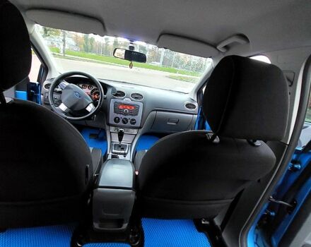 Синій Форд Фокус, об'ємом двигуна 1.6 л та пробігом 313 тис. км за 6000 $, фото 4 на Automoto.ua