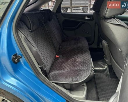 Синий Форд Фокус, объемом двигателя 1.6 л и пробегом 229 тыс. км за 5400 $, фото 13 на Automoto.ua