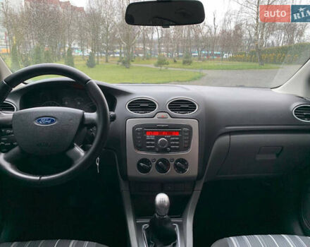 Синий Форд Фокус, объемом двигателя 1.4 л и пробегом 195 тыс. км за 4600 $, фото 25 на Automoto.ua