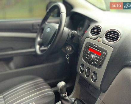 Синий Форд Фокус, объемом двигателя 1.4 л и пробегом 195 тыс. км за 4600 $, фото 32 на Automoto.ua