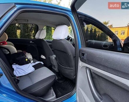Синий Форд Фокус, объемом двигателя 2 л и пробегом 227 тыс. км за 6900 $, фото 8 на Automoto.ua