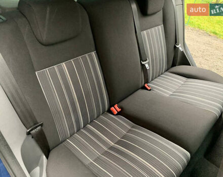 Синий Форд Фокус, объемом двигателя 1.4 л и пробегом 195 тыс. км за 4600 $, фото 38 на Automoto.ua