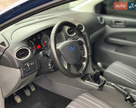 Синий Форд Фокус, объемом двигателя 1.4 л и пробегом 195 тыс. км за 4600 $, фото 28 на Automoto.ua