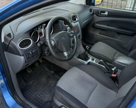 Синий Форд Фокус, объемом двигателя 1.6 л и пробегом 262 тыс. км за 5300 $, фото 6 на Automoto.ua