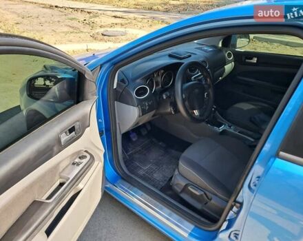 Синий Форд Фокус, объемом двигателя 1.6 л и пробегом 258 тыс. км за 6700 $, фото 8 на Automoto.ua