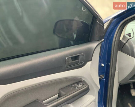 Синий Форд Фокус, объемом двигателя 1.4 л и пробегом 195 тыс. км за 4600 $, фото 30 на Automoto.ua