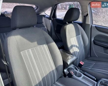 Синий Форд Фокус, объемом двигателя 1.4 л и пробегом 220 тыс. км за 5500 $, фото 16 на Automoto.ua