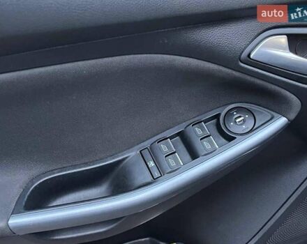 Синій Форд Фокус, об'ємом двигуна 1.6 л та пробігом 258 тис. км за 7990 $, фото 15 на Automoto.ua