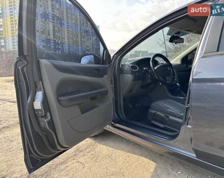 Синий Форд Фокус, объемом двигателя 1.4 л и пробегом 220 тыс. км за 5500 $, фото 8 на Automoto.ua