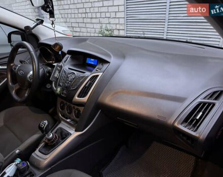 Синий Форд Фокус, объемом двигателя 1.56 л и пробегом 317 тыс. км за 7000 $, фото 4 на Automoto.ua