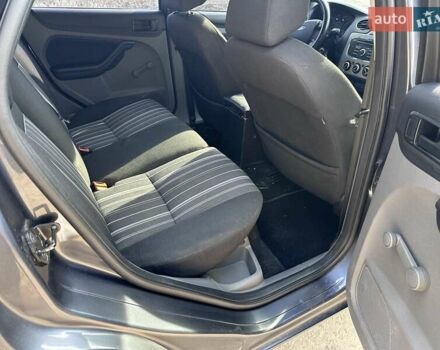 Синий Форд Фокус, объемом двигателя 1.4 л и пробегом 220 тыс. км за 5500 $, фото 13 на Automoto.ua