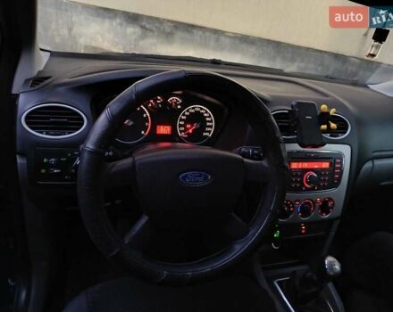 Синий Форд Фокус, объемом двигателя 1.4 л и пробегом 170 тыс. км за 4500 $, фото 8 на Automoto.ua