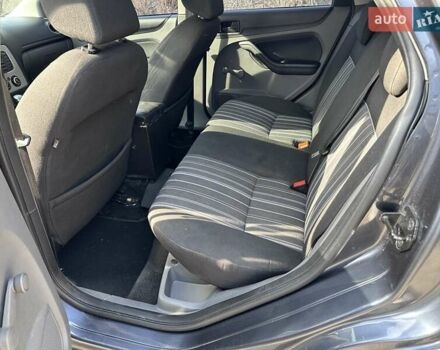 Синий Форд Фокус, объемом двигателя 1.4 л и пробегом 220 тыс. км за 5500 $, фото 12 на Automoto.ua