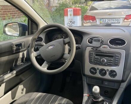 Синій Форд Фокус, об'ємом двигуна 1.39 л та пробігом 111 тис. км за 6000 $, фото 21 на Automoto.ua