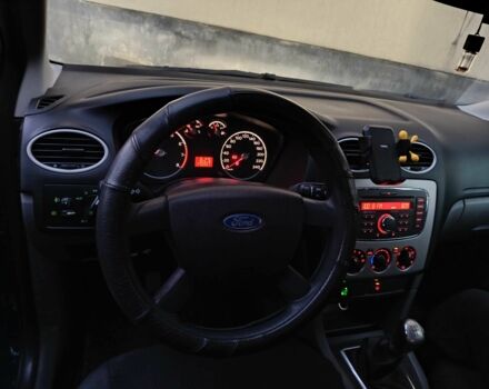 Синий Форд Фокус, объемом двигателя 1.4 л и пробегом 170 тыс. км за 4500 $, фото 9 на Automoto.ua