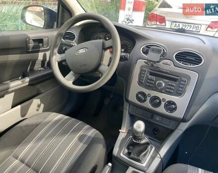 Синій Форд Фокус, об'ємом двигуна 1.39 л та пробігом 111 тис. км за 6000 $, фото 22 на Automoto.ua