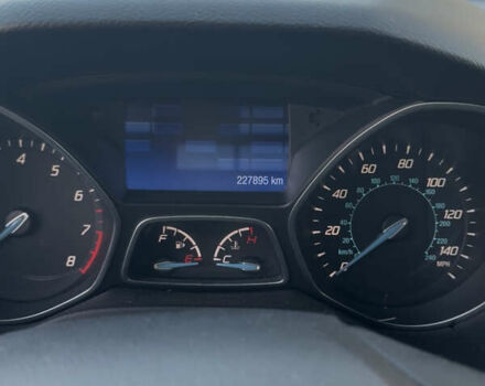 Синій Форд Фокус, об'ємом двигуна 2 л та пробігом 227 тис. км за 8500 $, фото 4 на Automoto.ua