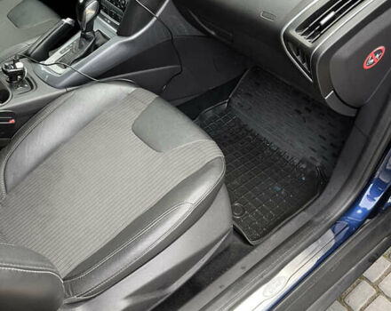 Синий Форд Фокус, объемом двигателя 2.05 л и пробегом 221 тыс. км за 8300 $, фото 9 на Automoto.ua