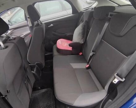 Синий Форд Фокус, объемом двигателя 1 л и пробегом 160 тыс. км за 6462 $, фото 5 на Automoto.ua