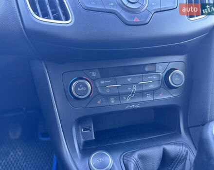 Форд Фокус 2015 в Черкассах на Automoto.ua Синий Форд Фокус, объемом двигателя 1 л и пробегом 216 тыс. км за 6300 $, фото 16 на Automoto.ua