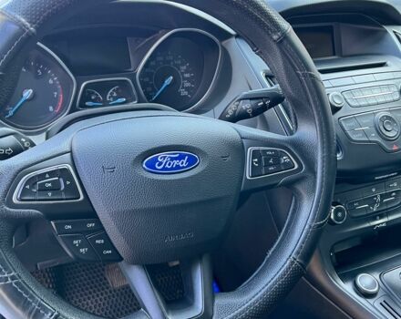 Синій Форд Фокус, об'ємом двигуна 2 л та пробігом 127 тис. км за 8000 $, фото 4 на Automoto.ua