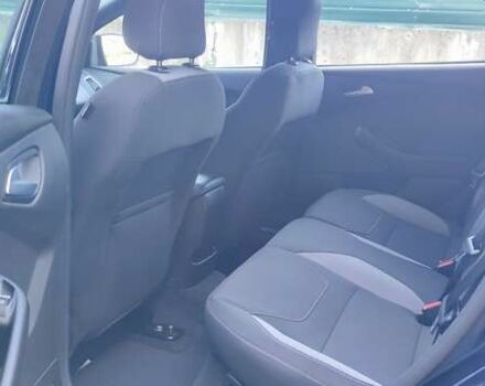 Синий Форд Фокус, объемом двигателя 2 л и пробегом 32 тыс. км за 11000 $, фото 9 на Automoto.ua