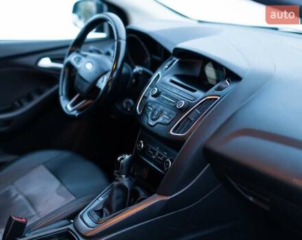 Синий Форд Фокус, объемом двигателя 1.6 л и пробегом 202 тыс. км за 8200 $, фото 14 на Automoto.ua