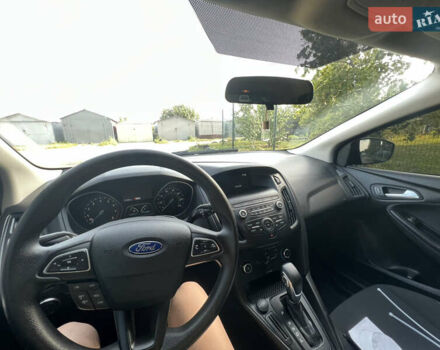 Синій Форд Фокус, об'ємом двигуна 2 л та пробігом 45 тис. км за 9000 $, фото 2 на Automoto.ua