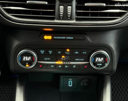 Синий Форд Фокус, объемом двигателя 1.5 л и пробегом 116 тыс. км за 15240 $, фото 28 на Automoto.ua