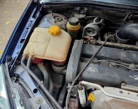 Синий Форд Фокус, объемом двигателя 1.8 л и пробегом 220 тыс. км за 3600 $, фото 5 на Automoto.ua