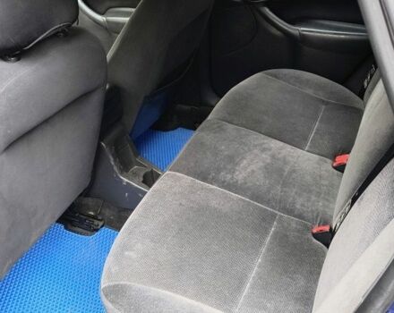 Синий Форд Фокус, объемом двигателя 2 л и пробегом 250 тыс. км за 3500 $, фото 5 на Automoto.ua