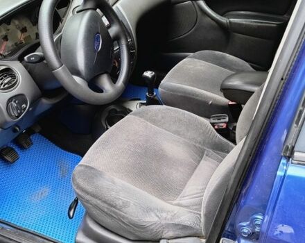 Синий Форд Фокус, объемом двигателя 2 л и пробегом 250 тыс. км за 3500 $, фото 4 на Automoto.ua